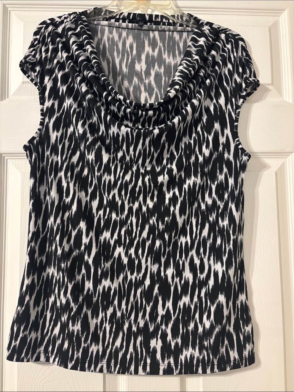 Anne Klein Black and White Printed Cap-Sleeve Top